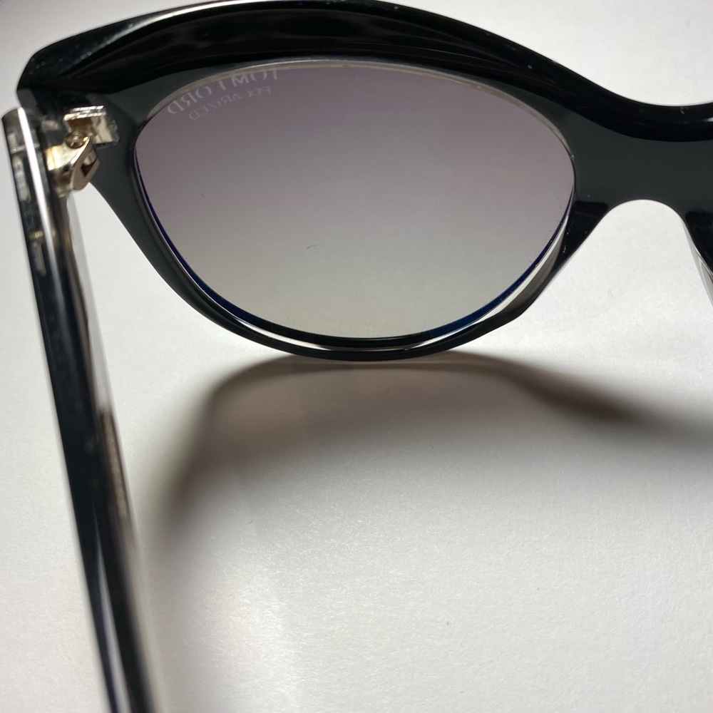 🎉Tom Ford Wallace Cat Eye Black Sunglasses 100% Authentic SOLD OUT $395 w/ case - Picture 6 of 14